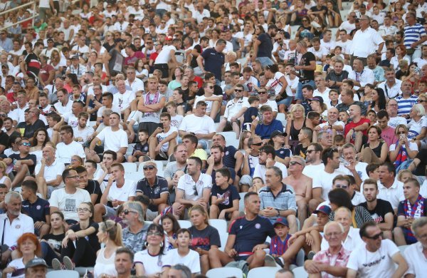 Atmosfera na tribinama pred početak utakmice HNK Hajduk i GNK Dinamo