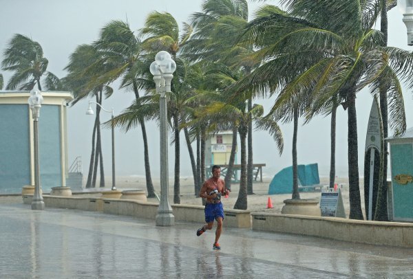 Uragan Dorian pred obalama Bahama