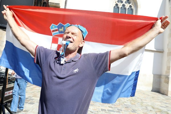 Učitelji i nastavnici prosvjeduju na Markovu trgu