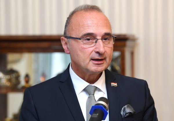 Potpisan ugovor o potpori obrazovnih aktivnosti KŠC Ivan Pavao II u Bihaću