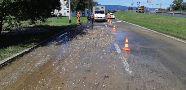 Puknuo vodovod u Novom Zagrebu