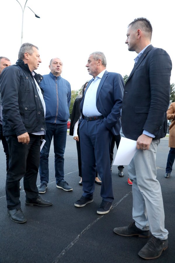 Gradonačelnik Milan Bandić posjetio radnike Zagrebačkih cesta
