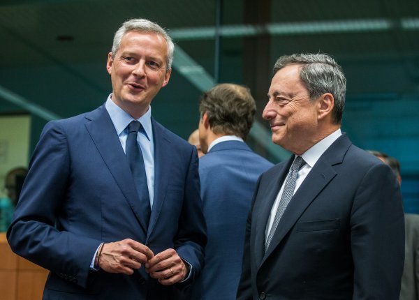 Francuski ministar financija Bruno Le Maire i predsjednik Europske središnje banke (ECB) Mario Draghi