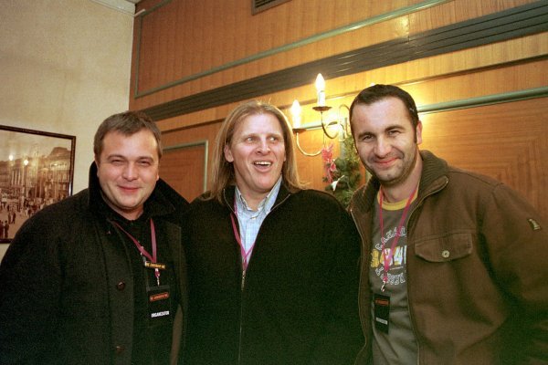 S kolegama Duškom Ćurlićem i Miljenkom Cvitkovićem Minjom 2004. godine