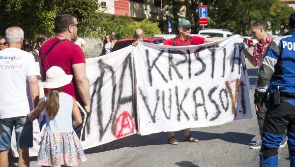 Split: Mirni prosvjed stanara Bačvica zbog regulacije prometa kroz trajektnu luku