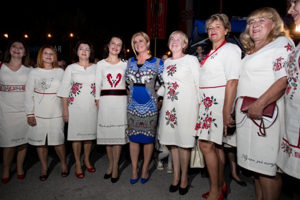 Kolinda prošetala Krapinom i obišla 27. Zagorski gospodarski zbor i 52. Festival kajkavskih popevki