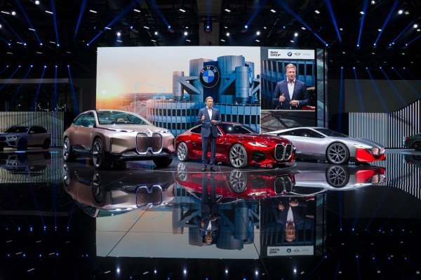 BMW-ov štand na IAA Frankfurt 2019