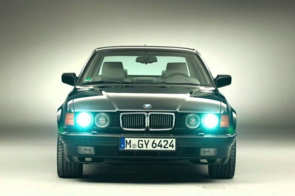 BMW serija 7 (E32 iz 1991.) - ksenonska tehnologija prednjih svjetala