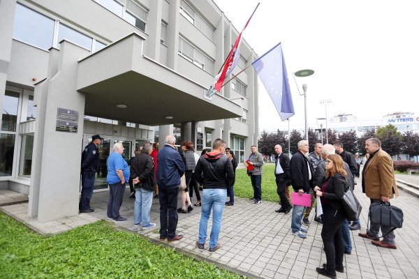 Zbog dojave o bombi evakuirana zgrada karlovačkog suda