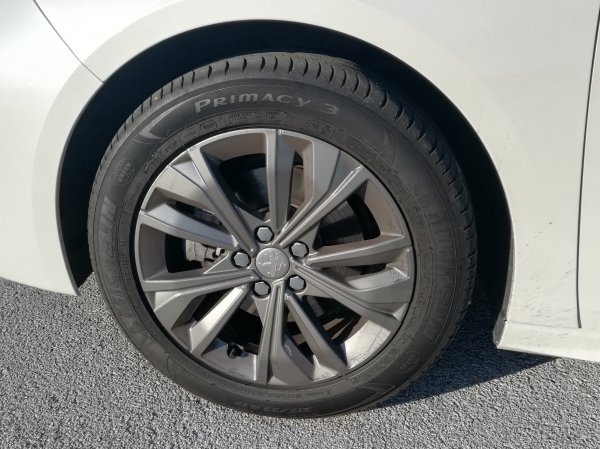 Peugeot 508 - Michelin Primacy3 dimenzija 215/55R17