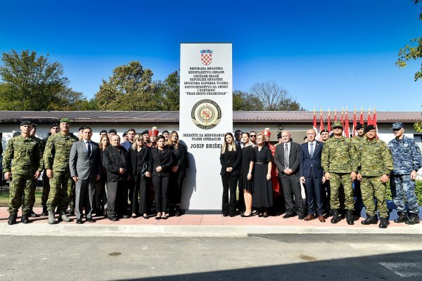 Svečanost povodom preimenovanja središta za međunarodne vojne operacije