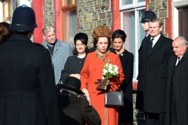 Olivia Colman kao kraljica Elizabeta II u 3. sezoni serije 'The Crown'