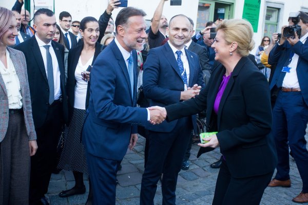 Predsjednik Hrvatskog sabora Gordan Jandroković, voditelj izbornog stožera Kolinde Grabar-Kitarović i osječko-baranjski župan Ivan Anušić i predsjednica Kolinda Grabar Kitarović