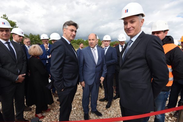 Premijer Plenković u vjetroelektrani Korlat