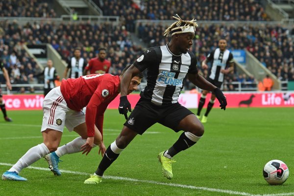 Newcastle United (Allan Saint-Maximin) - Manchester United (Diogo Dalot)
