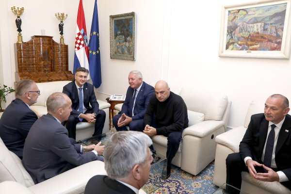 Andrej Plenković sastao se s predstavnicima HVIDRA-e