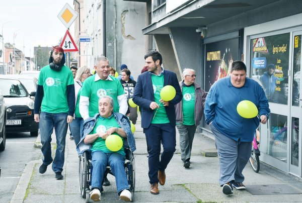 Zelene majice povodom Svjetskog dana cerebralne paralize prošetale gradom
