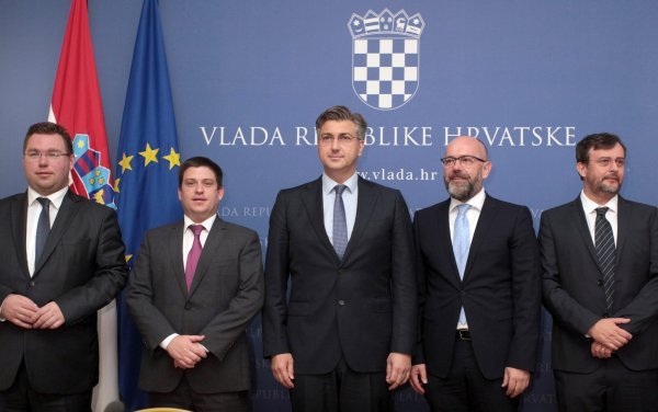 Potpisivanje ugovora za pristupne ceste za Pelješki most