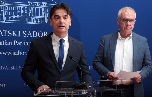 SDP-ovci o štrajku u školama-101019