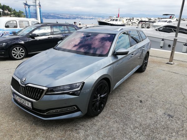 Škoda Superb Combi Premium 2.0 TDI DSG