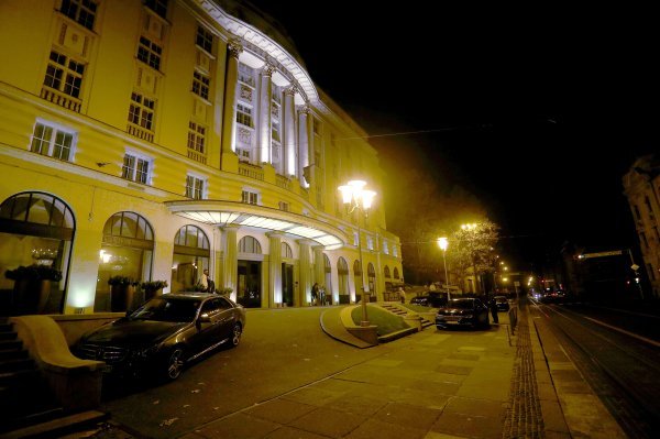 Zagreb: Ispred hotela Esplanade pretučena jedna osoba