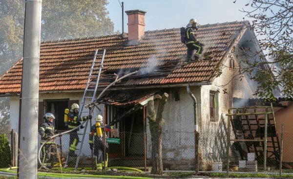 Požar obiteljske kuće u Buzinu