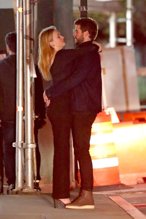 Liam Hemsworth i Maddison Brown