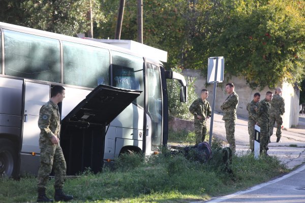 Sudar vojnog autobusa