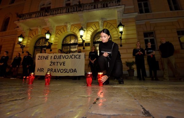 Prosvjed pred zadarskim sudom