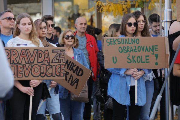 U Osijeku održan prosvjed "Pravda za djevojčice"