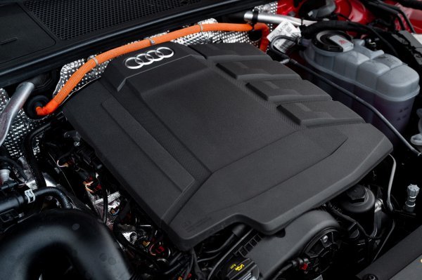 Audi 55 TFSI e plug-in hibridni pogon