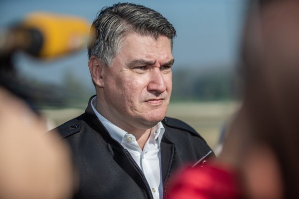 Zoran Milanović u Osijeku se sastao s članovima svoje stranke