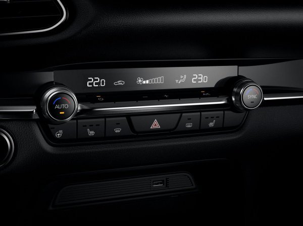 CX-30 Skyactiv-D116 Plus Sound Style