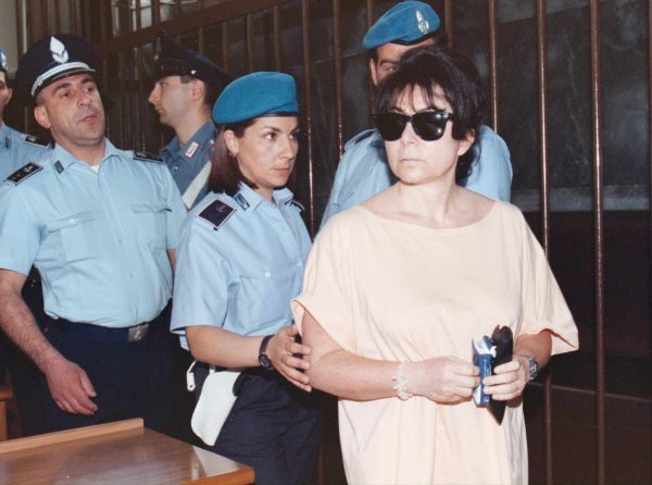 Patriziju Reggiani dovode u sudnicu pod optužbom da je naručila ubojstvo bivšeg supruga