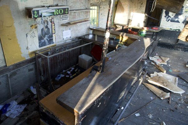 Rušenje kluba Sidro