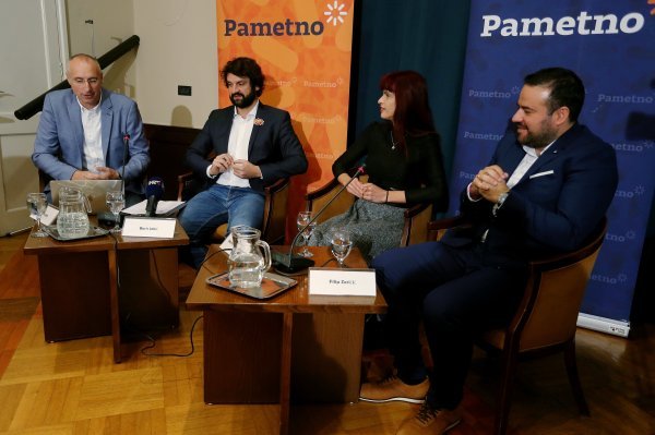 Održana je tribina pod nazivom „Znanje, priznanje, poštovanje“