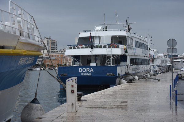 Zbog olujnog juga u prekidu brodske linije na zadarskom području