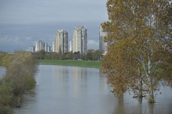 Sava se u Zagrebu izlila iz korita