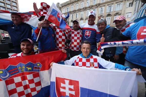 Navijači u Rijeci zagrijavaju se za utakmicu