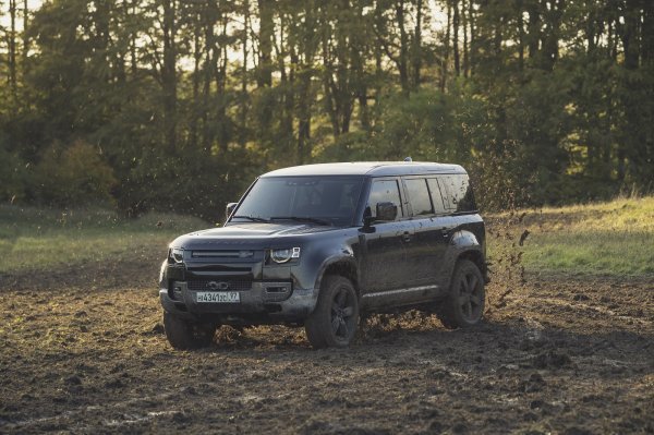 Land Rover Defender na snimanju najnovijeg filma o Jamesu Bondu