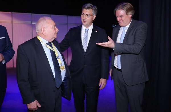 Joseph Daul, Andrej Plenković i Antonio Lopez Isturiz na kongresu EPP-a u Zagrebu