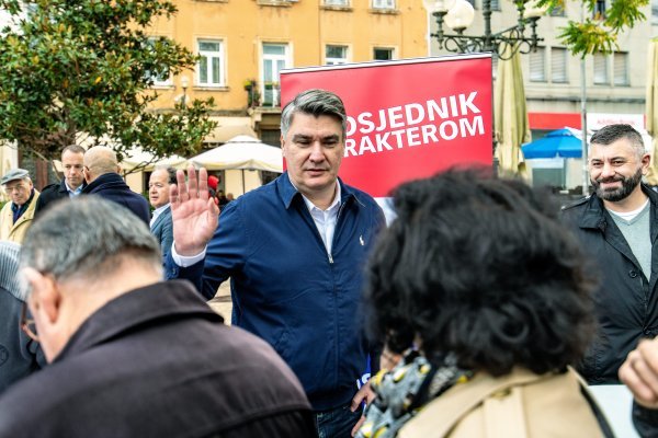 Zoran Milanović s pulske tržnice krenuo u prikupljanje potpisa za predsjedničku kandidaturu