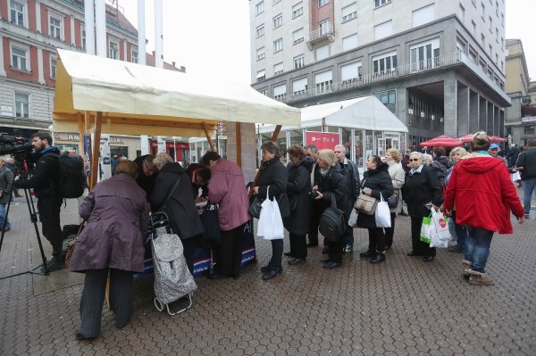 Prikupljanje potpisa za novi mandat aktualne predsjednice Kolinde Grabar Kitarović