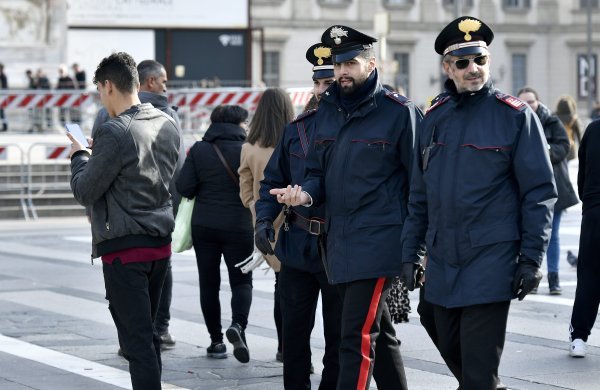 Navijači zagrebačkog Dinama u Milanu uoči utakmice Lige prvaka protiv Atalante