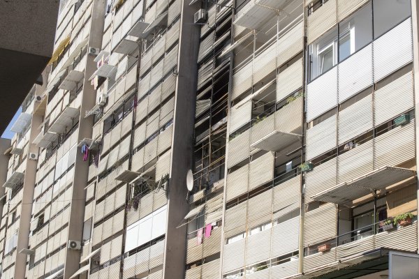 Očevid u opožarenoj zgradi u Papandopulovoj ulici