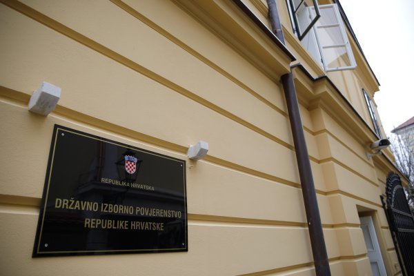 Zoran Milanović DIP-u predao potpise za predsjedničku kandidaturu