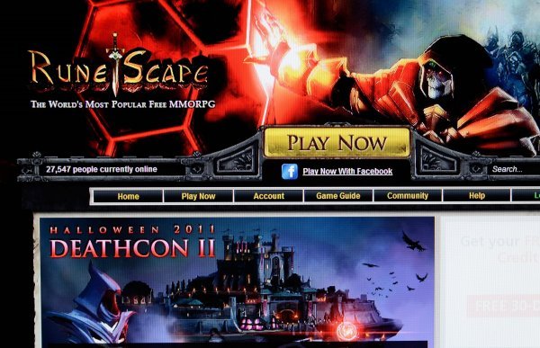 Uglavnom se radi o igrama kao što su RuneScape i Tibia, naslovima iz žanra koji omogućava istovremeno igranje velikom broju igrača povezanih internetom