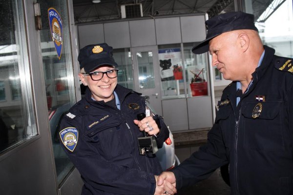 Granična policajka s kolegom policajcem - uvažavanje i dobra suradnja su ključ uspjeha