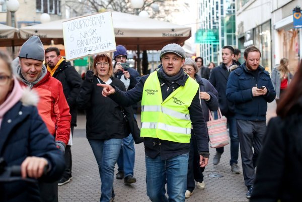 Zagreb: Korupto šetnja kandidata Želim biti Milan Bandić
