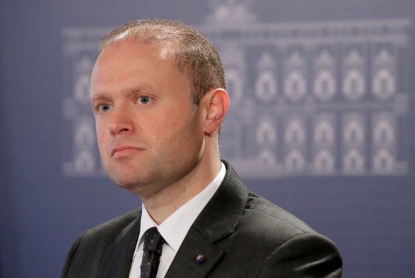 Malteški premijer Joseph Muscat pod velikim je pritiskom da podnese ostavku zbog više afera